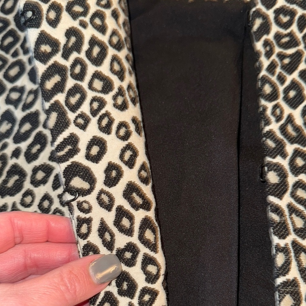 Ann Taylor Black and White Leopard Print open blazer. Size‎ Small - Picture 9 of 9